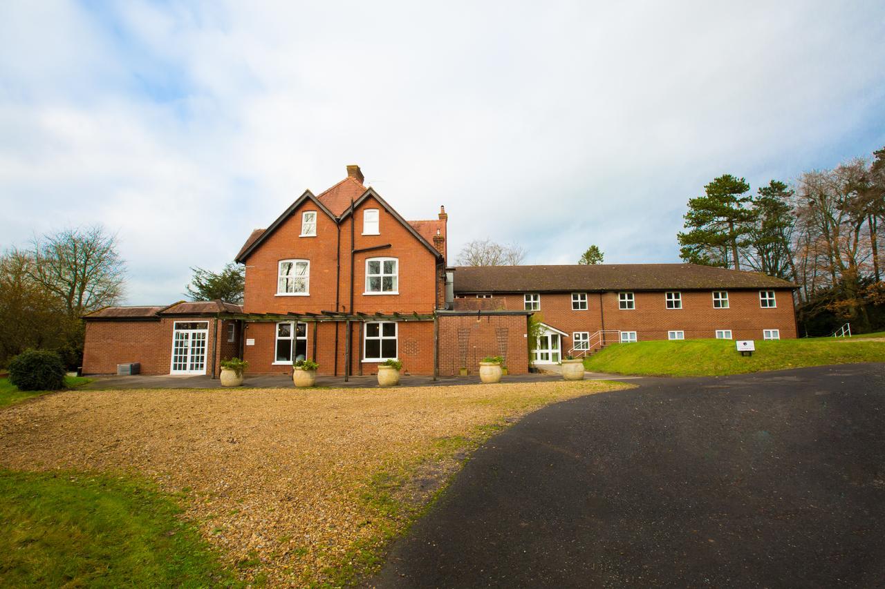Gray Manor Hotel Cholderton Exterior foto